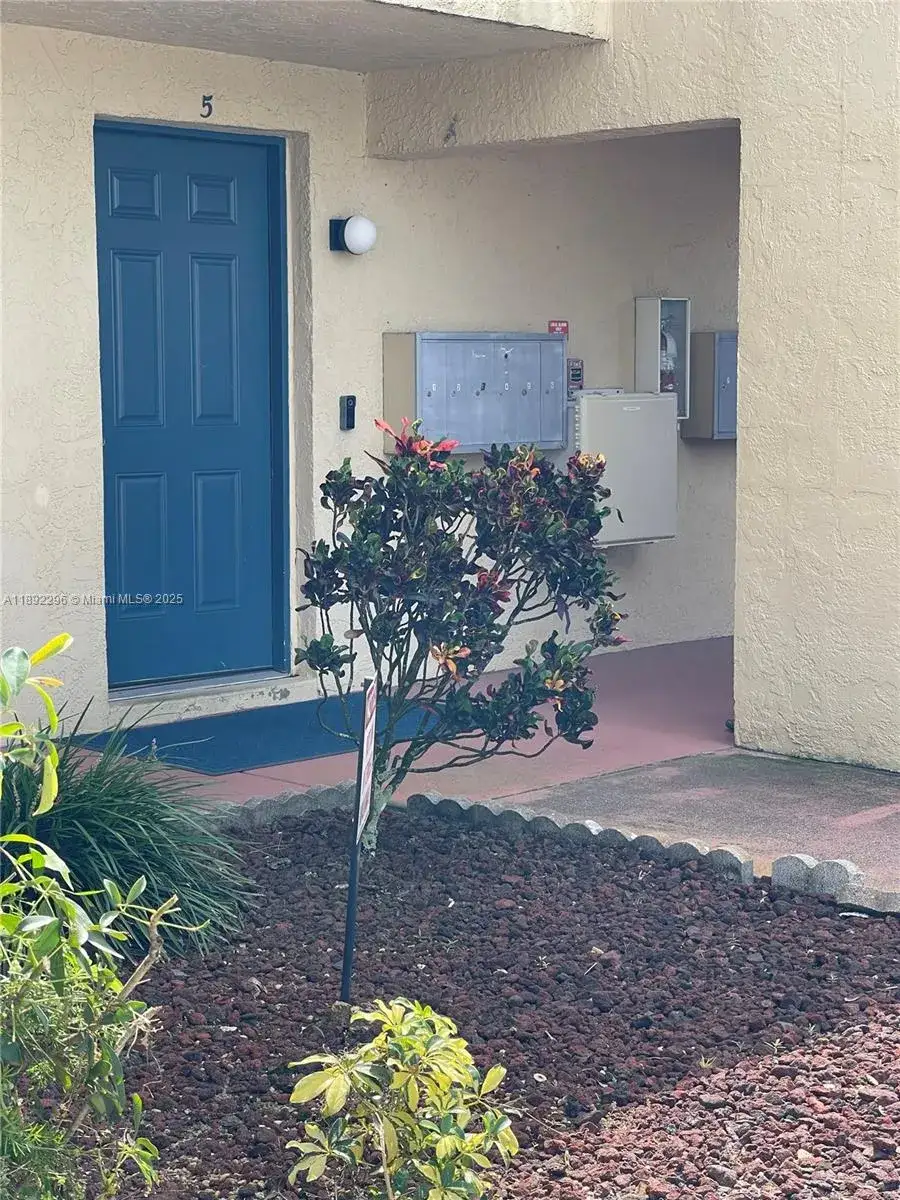 8th St SE 1104 # 5, Cape Coral FL 33990