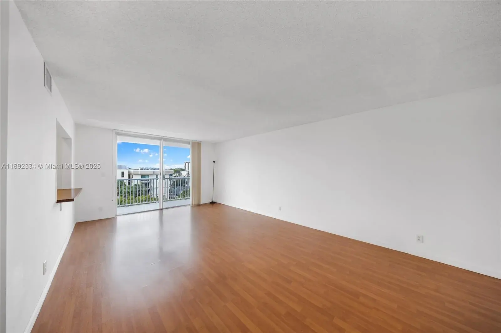137 Golden Isles Dr # 508, Hallandale Beach FL 33009