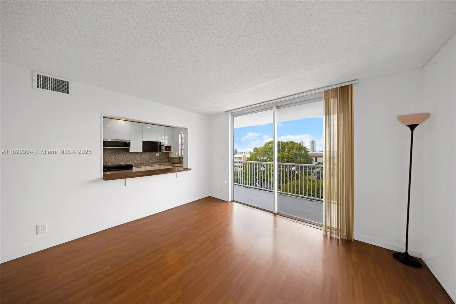 137 Golden Isles Dr # 508, Hallandale Beach FL 33009
