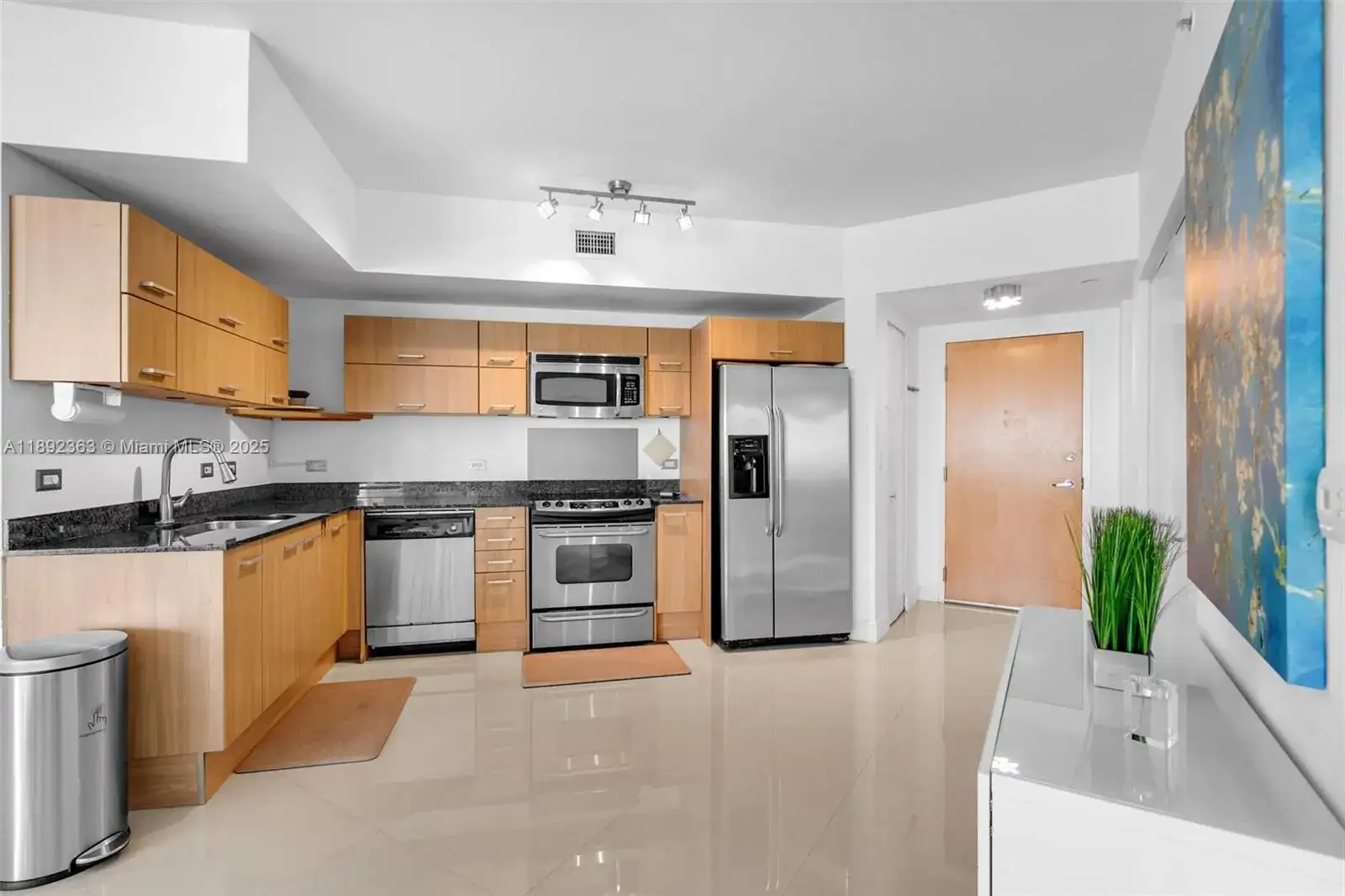 350 S Miami Ave # 1601, Miami FL 33130 photo 5