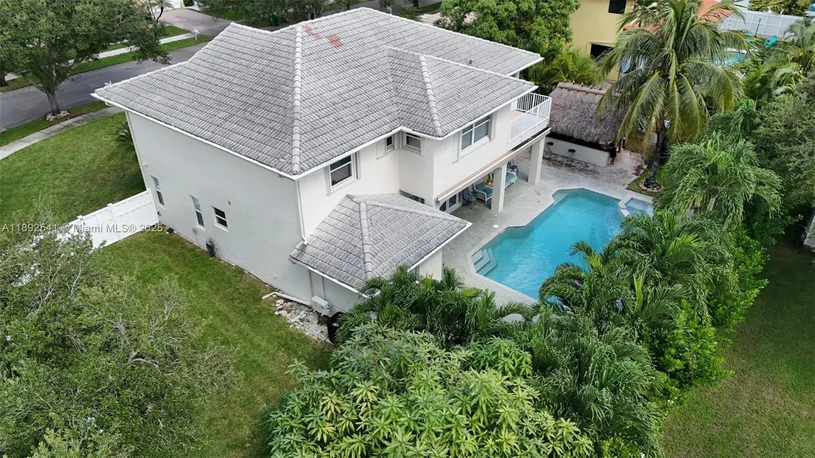 15982 SW 61st St, Davie FL 33331