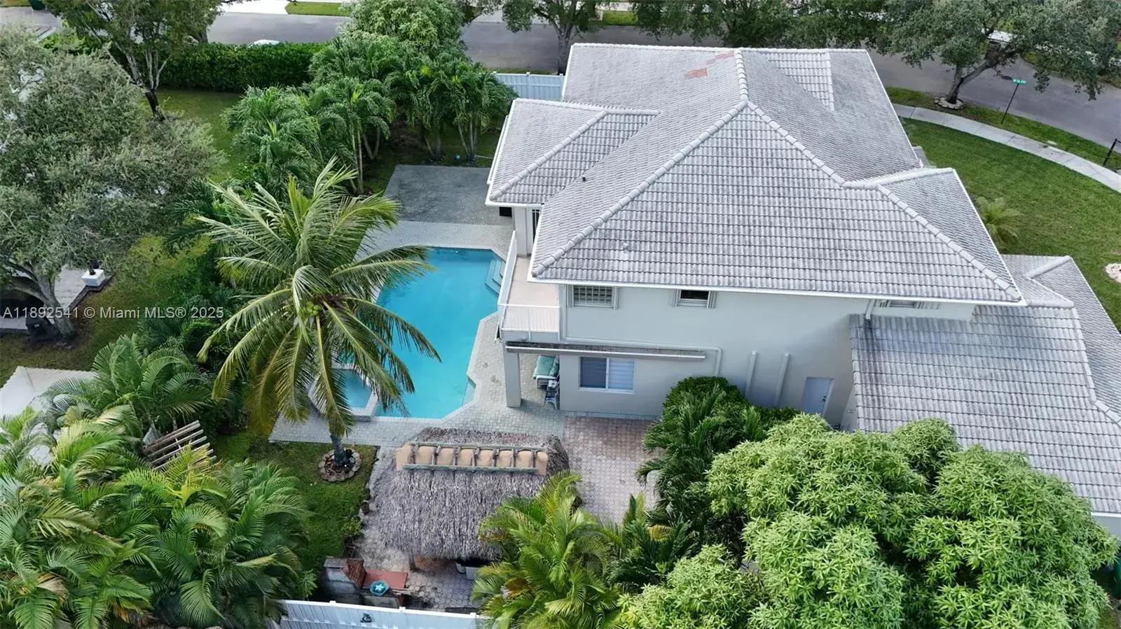 15982 SW 61st St, Davie FL 33331