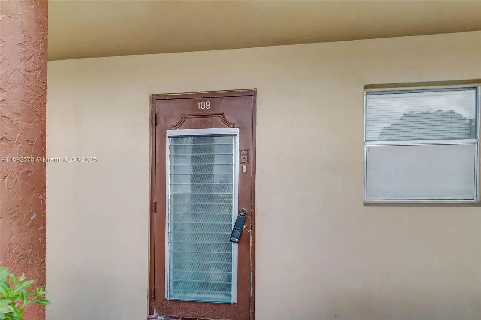 9001 Sunrise Lakes Blvd # 109, Sunrise FL 33322 photo 3