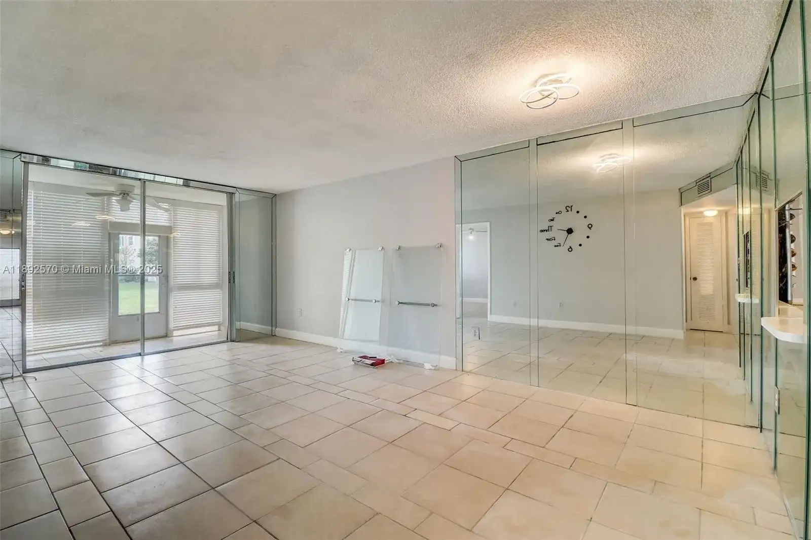 9001 Sunrise Lakes Blvd # 109, Sunrise FL 33322 photo 4