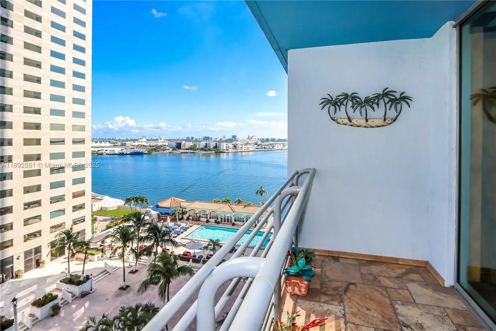 335 S Biscayne Blvd # 1500, Miami FL 33131 photo 3
