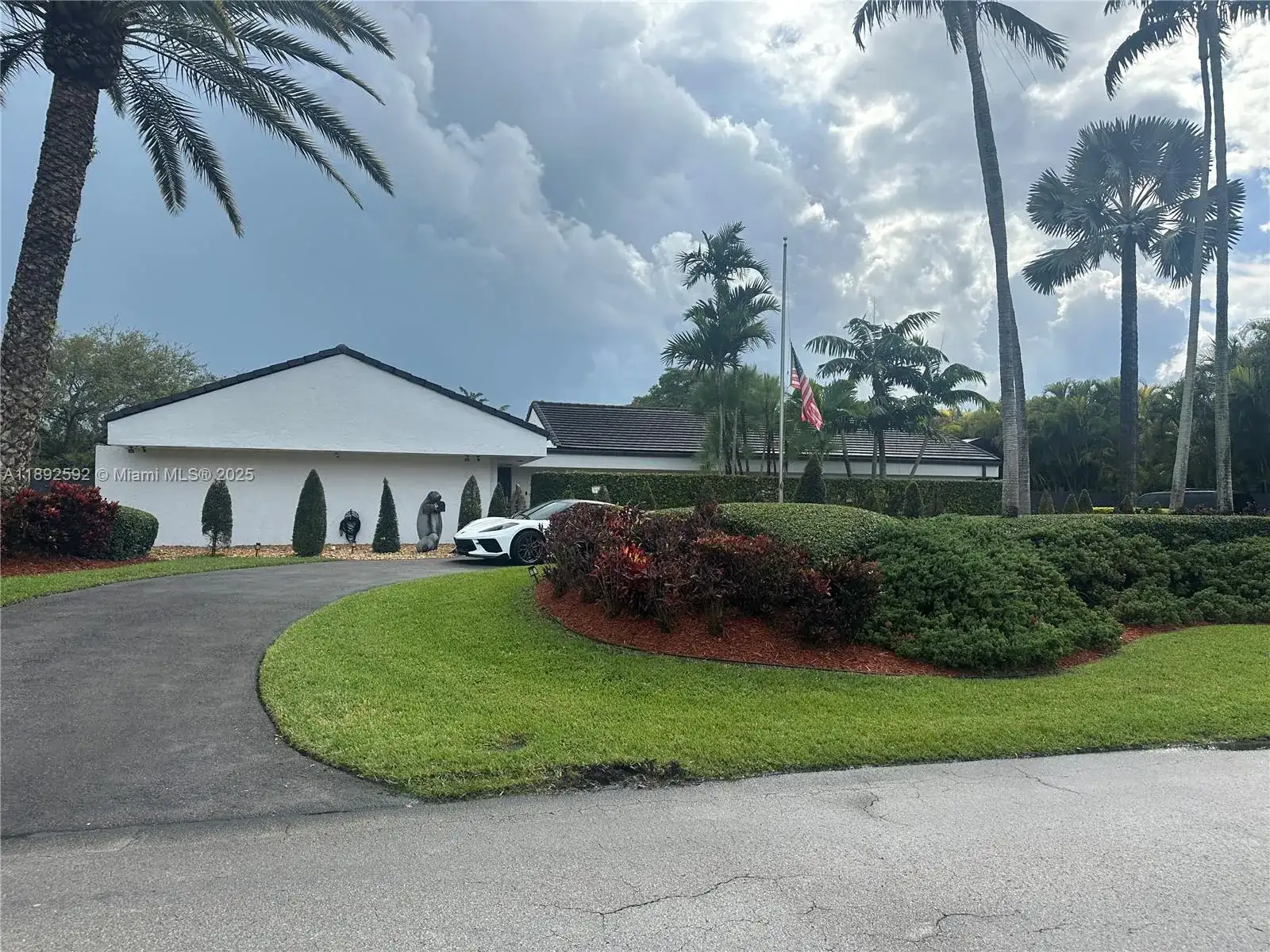 8050 SW 170th St, Palmetto Bay FL 33157 photo 2