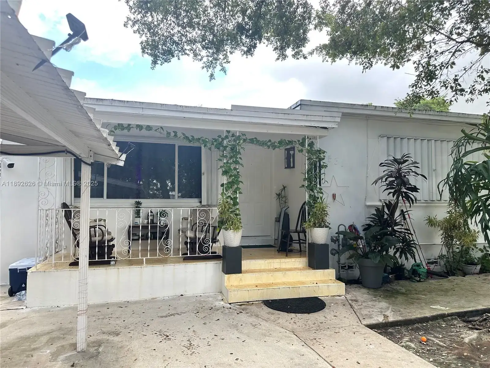 1531 NW 26th Ave, Miami FL 33125 photo 2