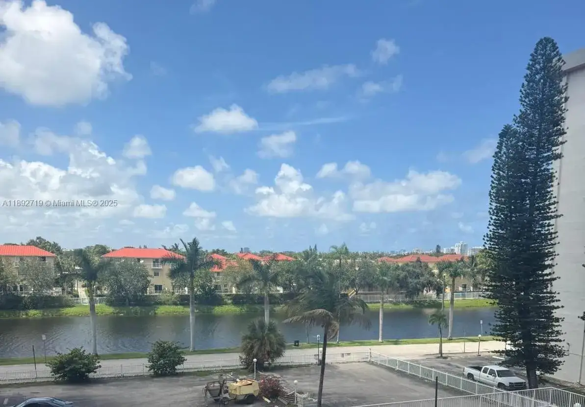 2025 NE 164th St # 605, North Miami Beach FL 33162