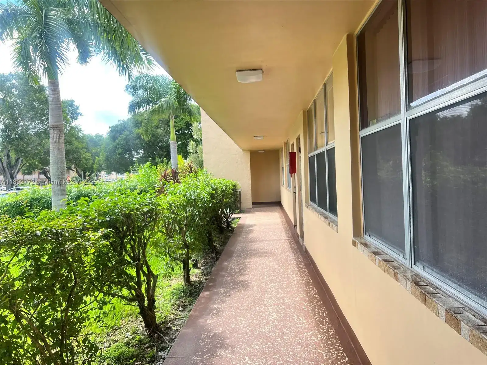 8851 Sunrise Lakes Blvd # 109, Sunrise FL 33322 photo 2