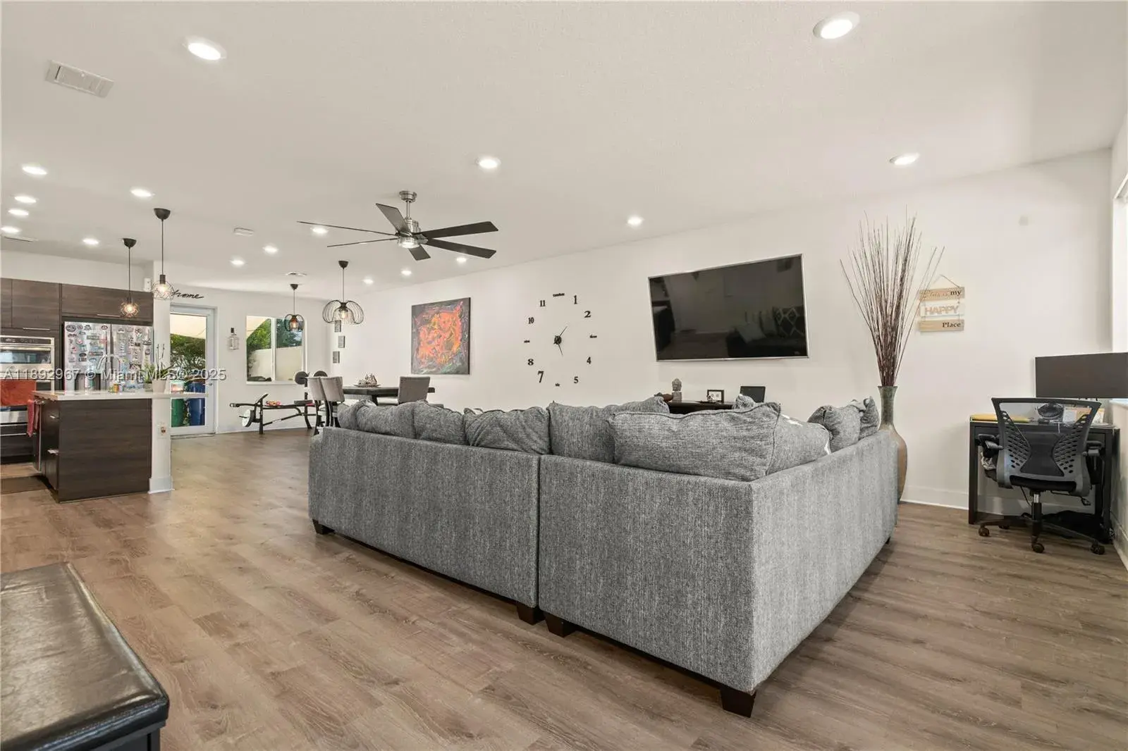 10450 NW 67th St, Doral FL 33178