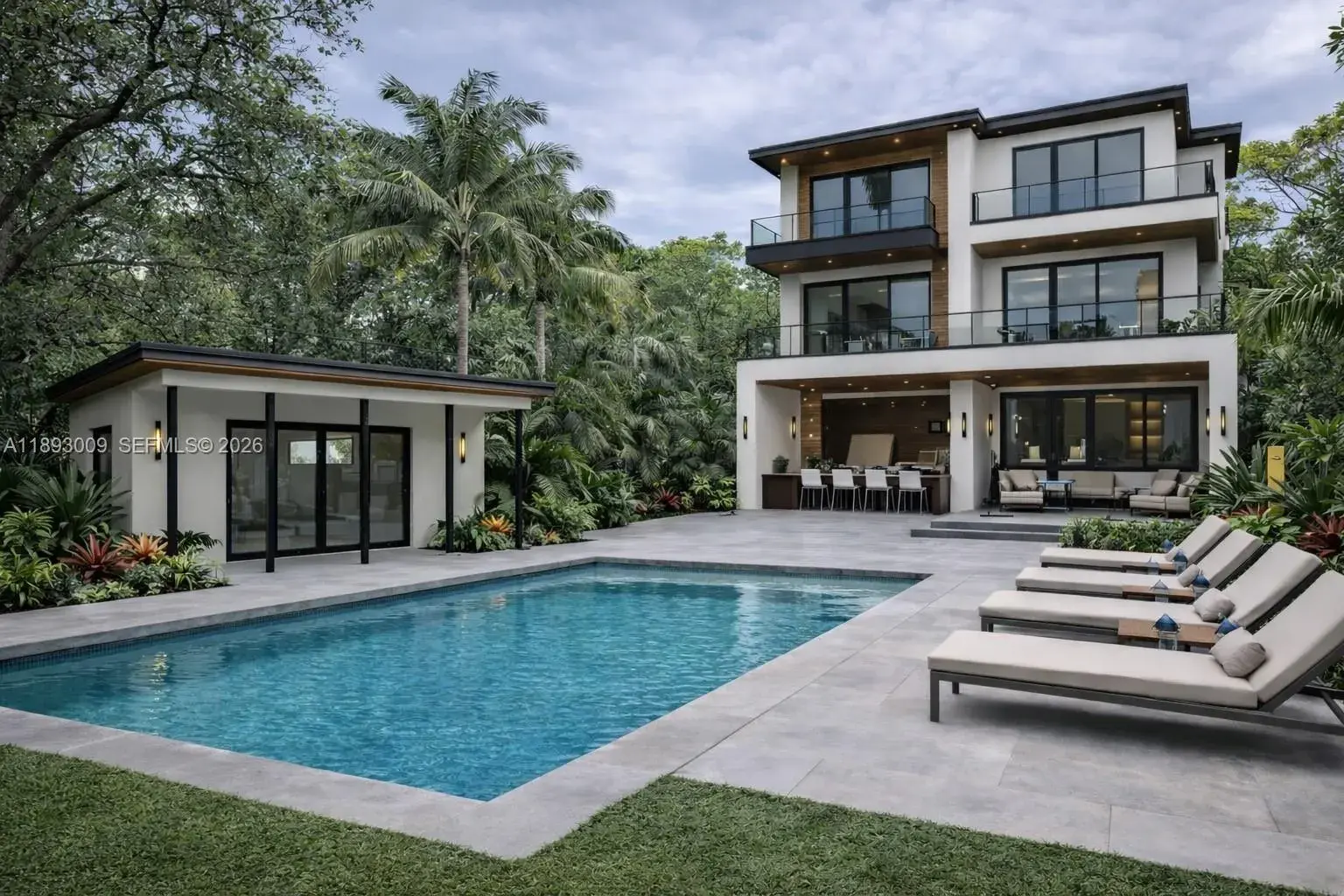 150 NW 44th St, Miami FL 33127