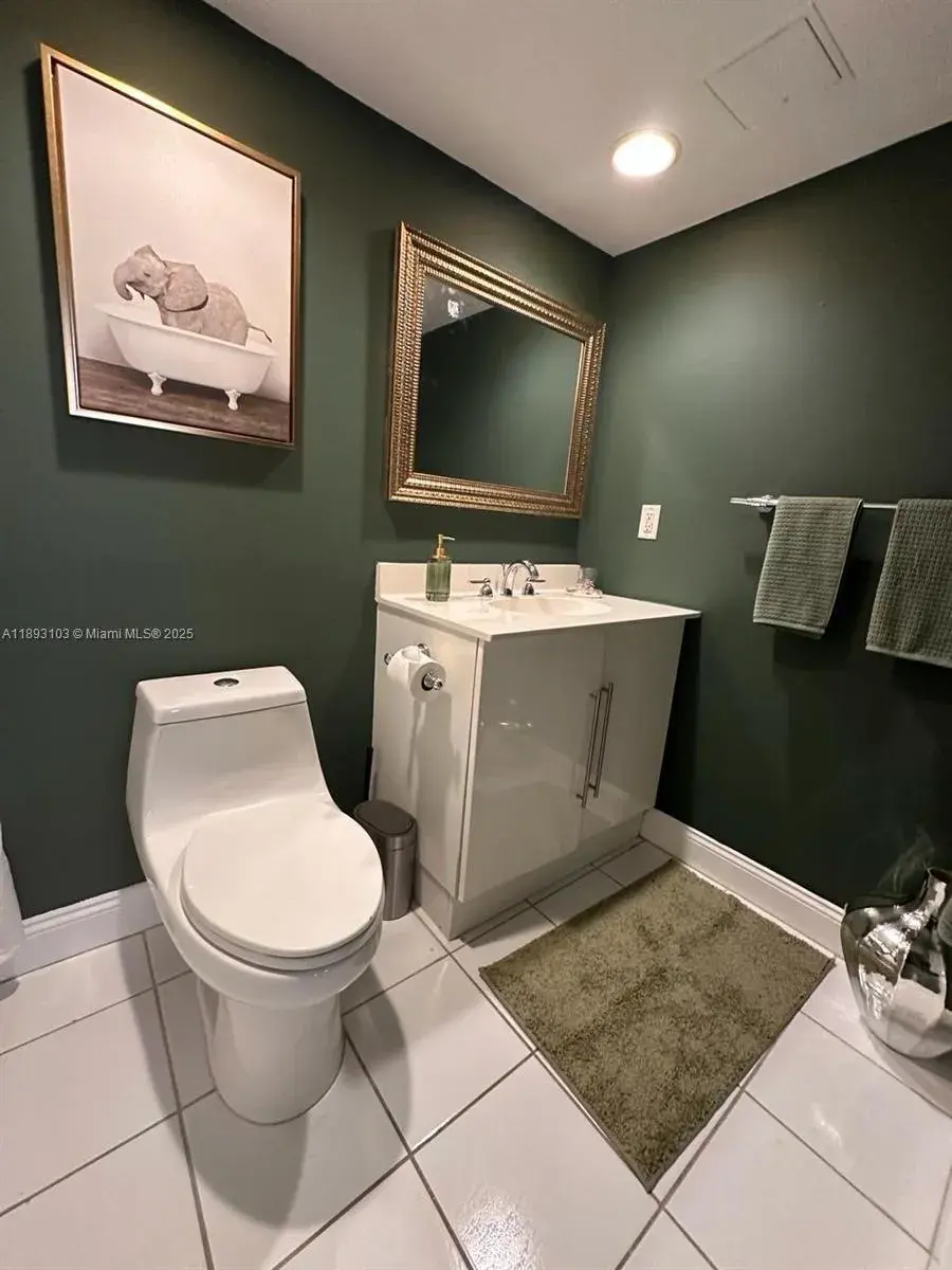 3000 S Ocean Dr # 612, Hollywood FL 33019