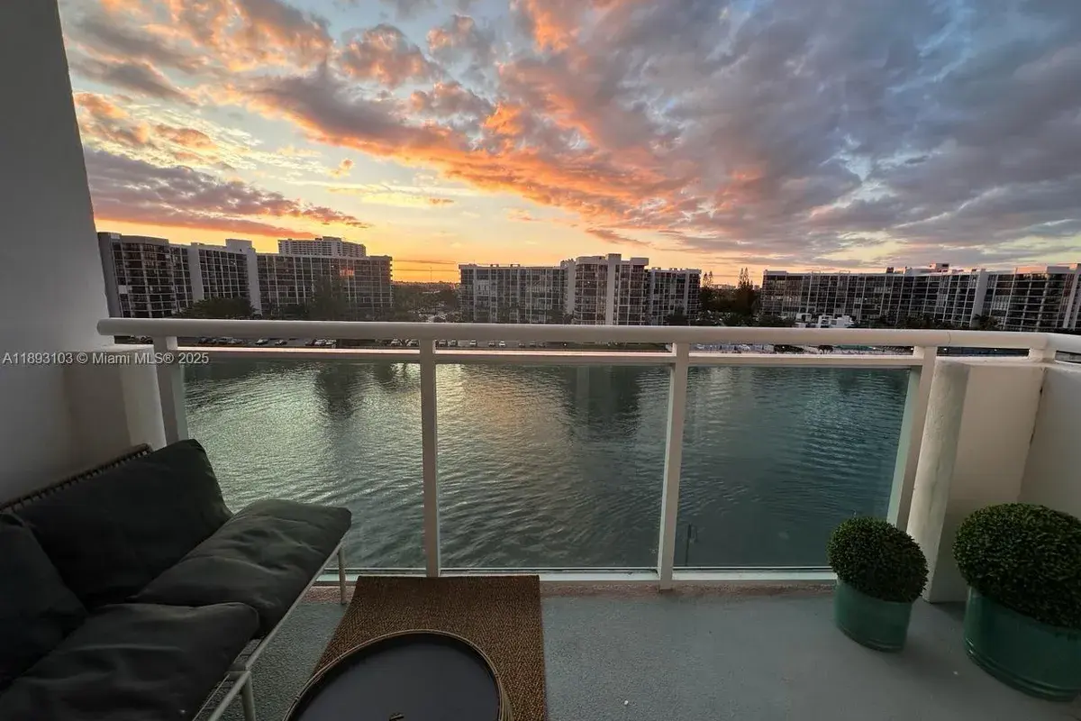 3000 S Ocean Dr # 612, Hollywood FL 33019