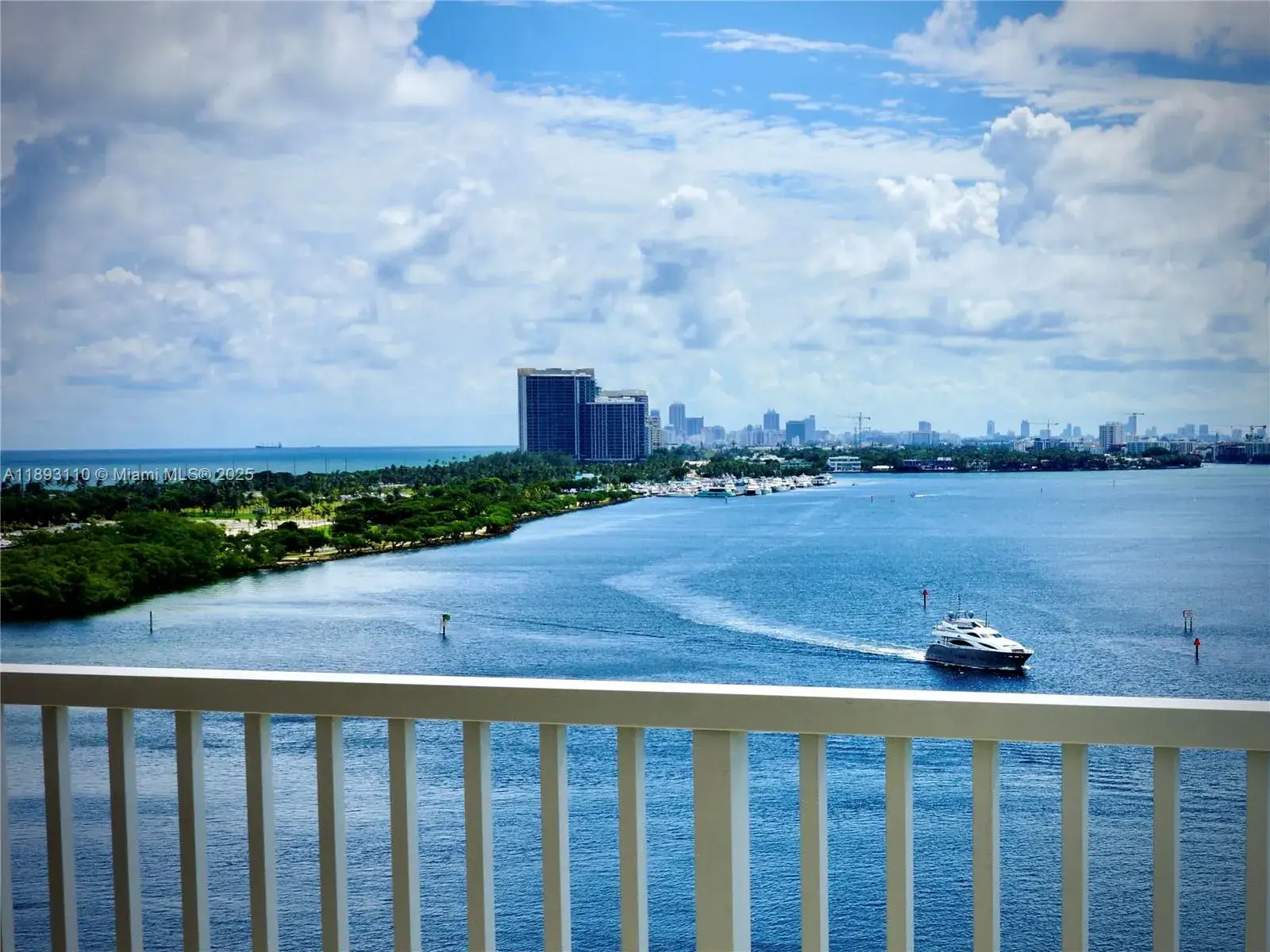 300 Bayview Dr # 1206, Sunny Isles Beach FL 33160