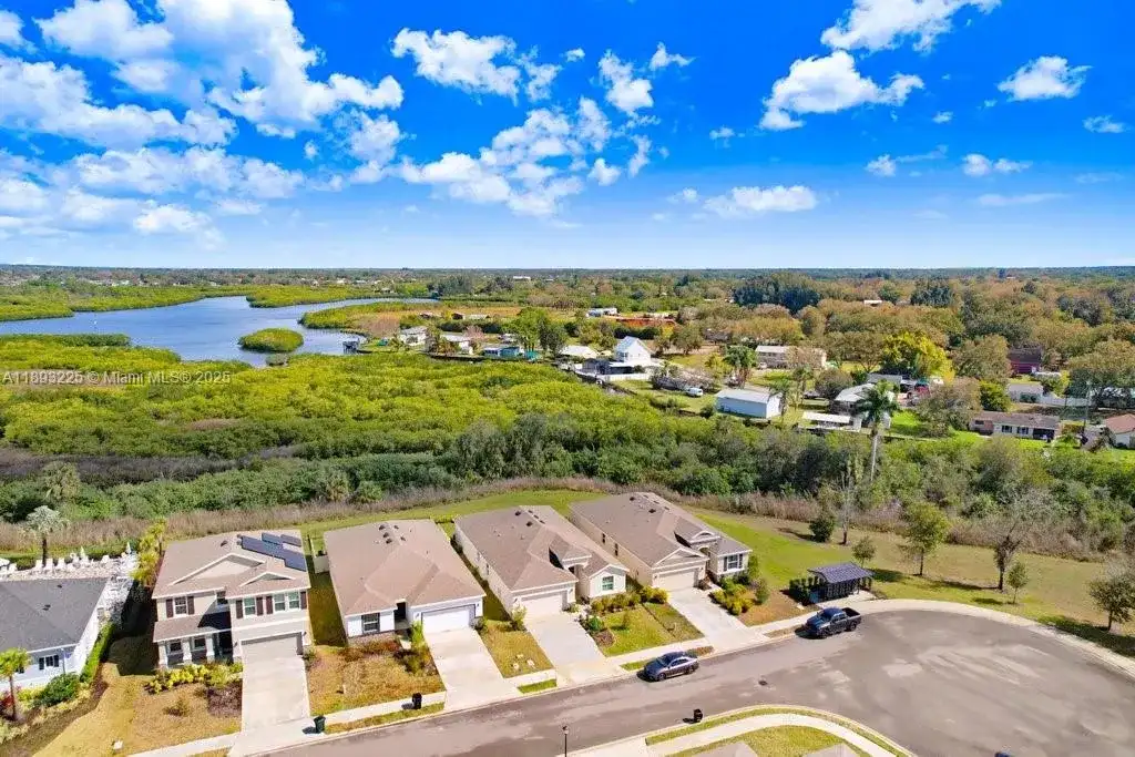 4013 Lively Coral Pl, Bradenton FL 34208 photo 3