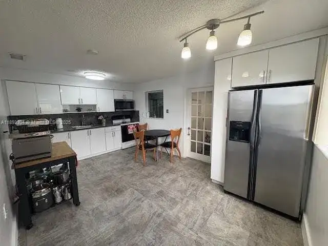 12510 W Golf Dr, Miami FL 33167 photo 4