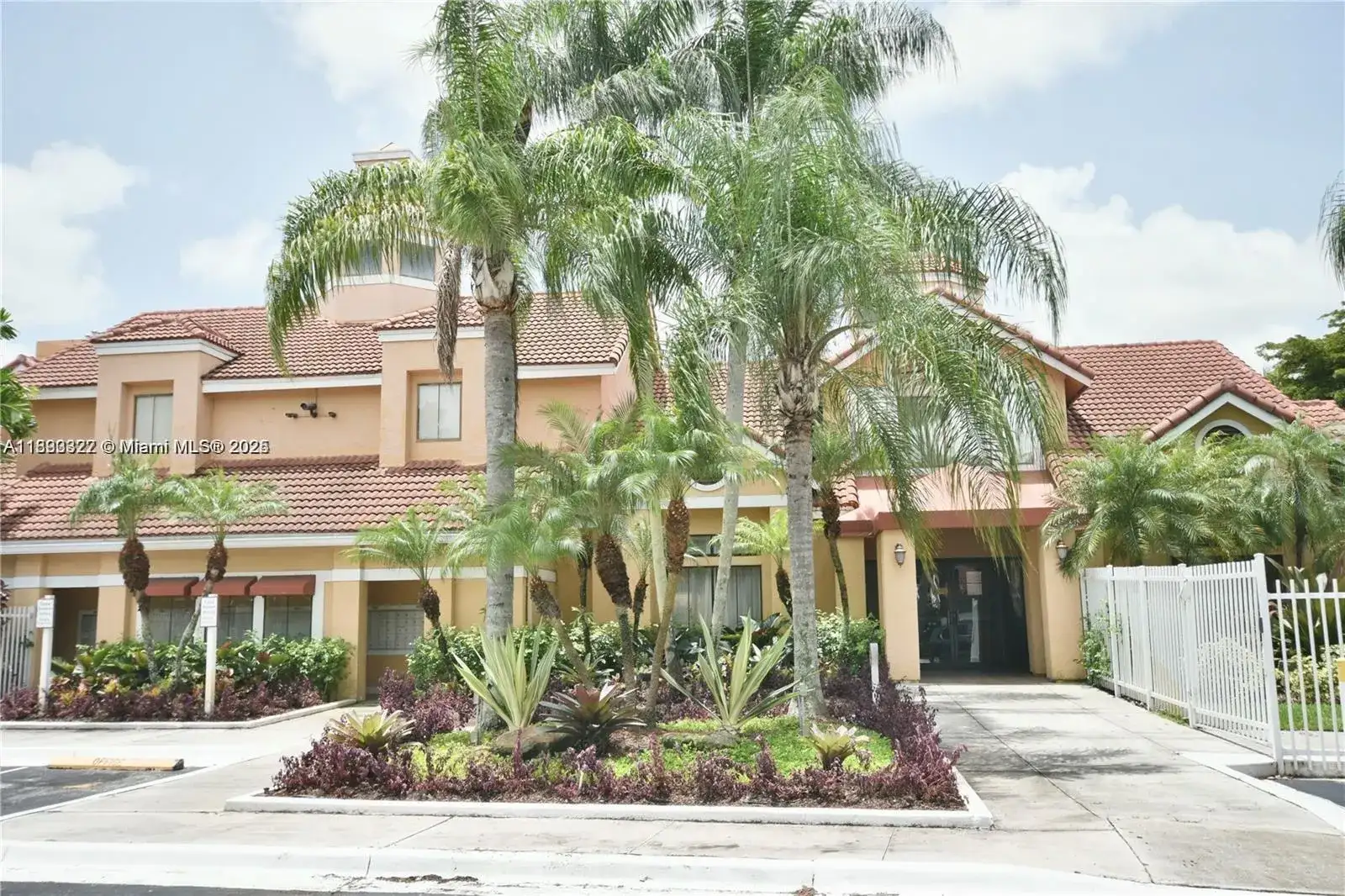 15551 SW 104th Ter # 814, Miami FL 33196 photo 2