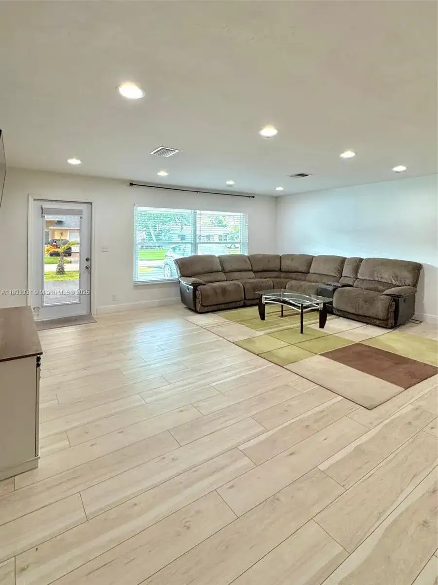 120 NE 9th Ave # 120A, Deerfield Beach FL 33441 photo 4