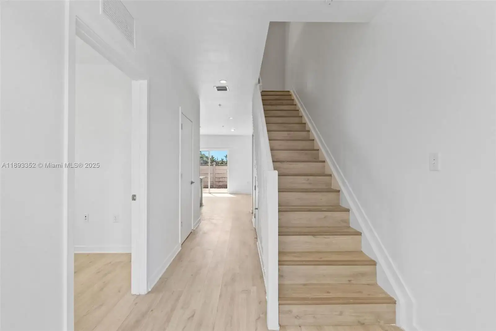 170 NW 158 St # 10, Miami FL 33169 photo 2
