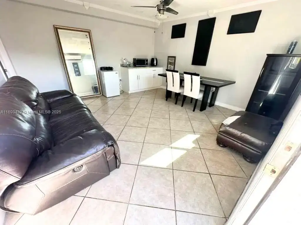 240 NW 53rd Ct, Oakland Park FL 33309