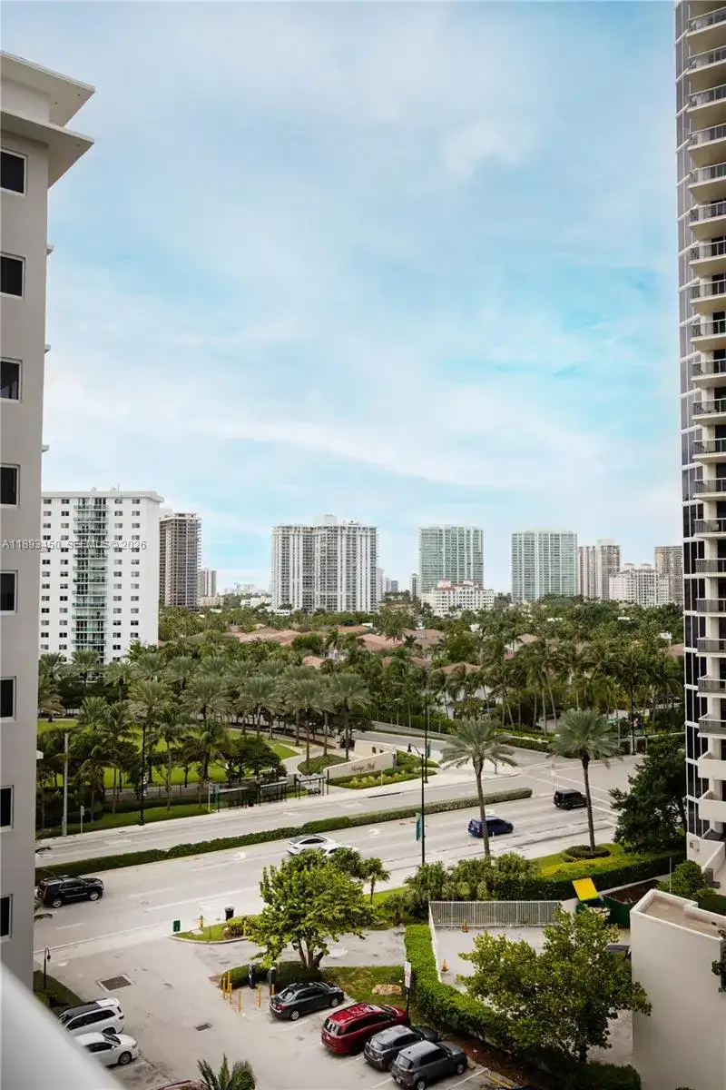 19201 Collins Ave # 720, Sunny Isles Beach FL 33160 photo 4