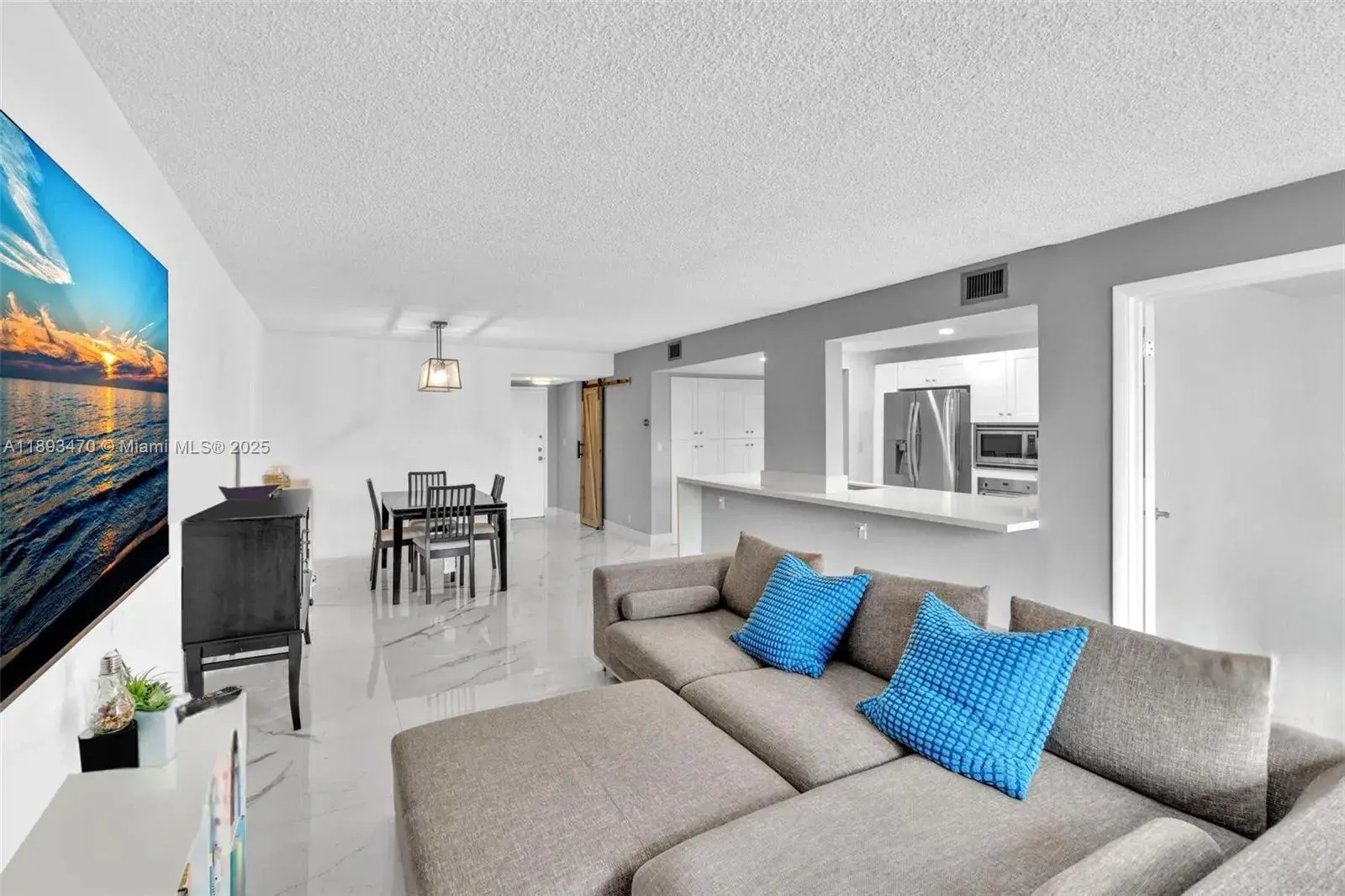 1000 Parkview Dr # 329, Hallandale Beach FL 33009
