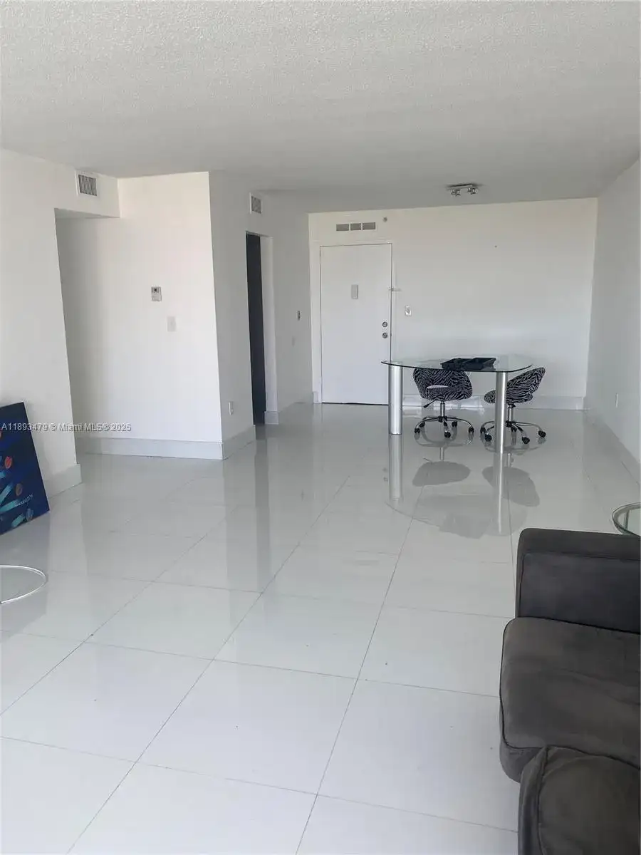 2780 NE 183rd St # 909, Aventura FL 33160 photo 2