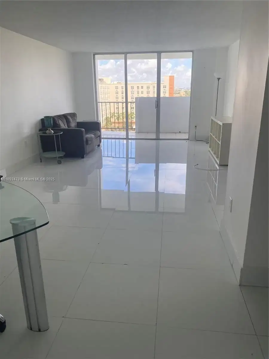2780 NE 183rd St # 909, Aventura FL 33160 photo 3