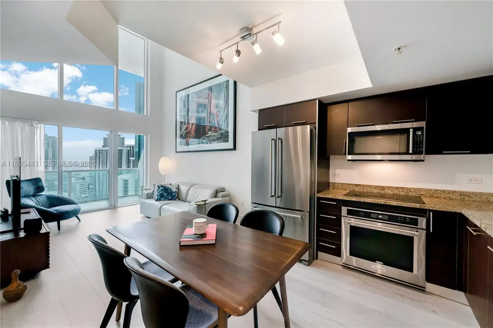 41 SE 5th St # 1709, Miami FL 33131 photo 4