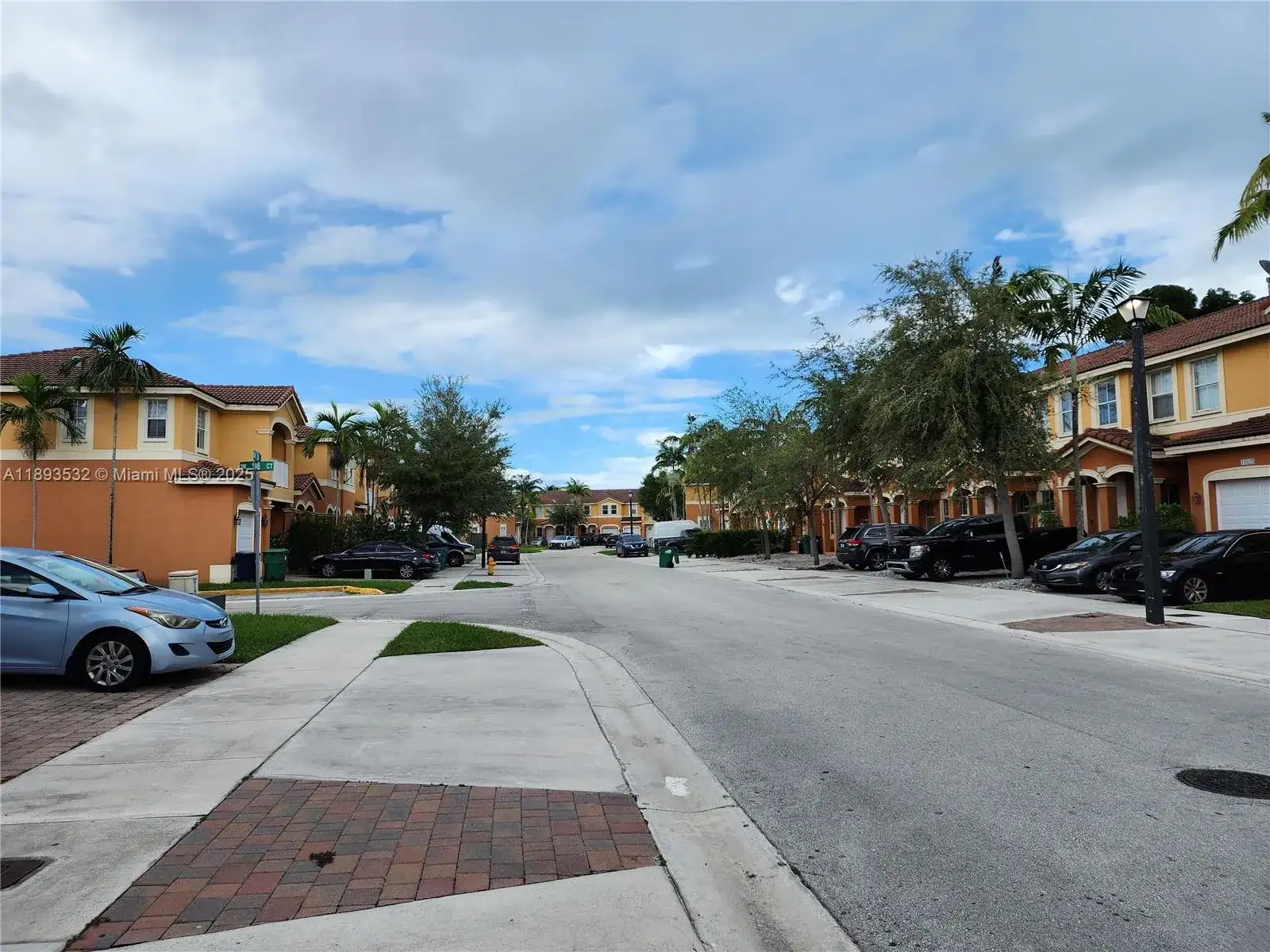 10831 SW 240th Ln, Homestead FL 33032 photo 2