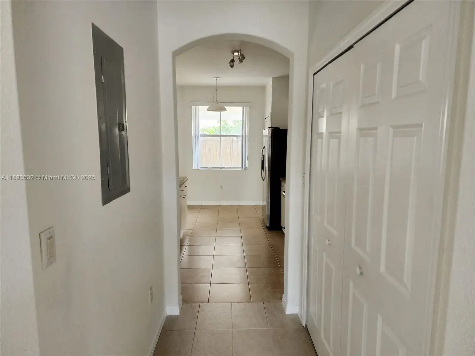 10831 SW 240th Ln, Homestead FL 33032 photo 5
