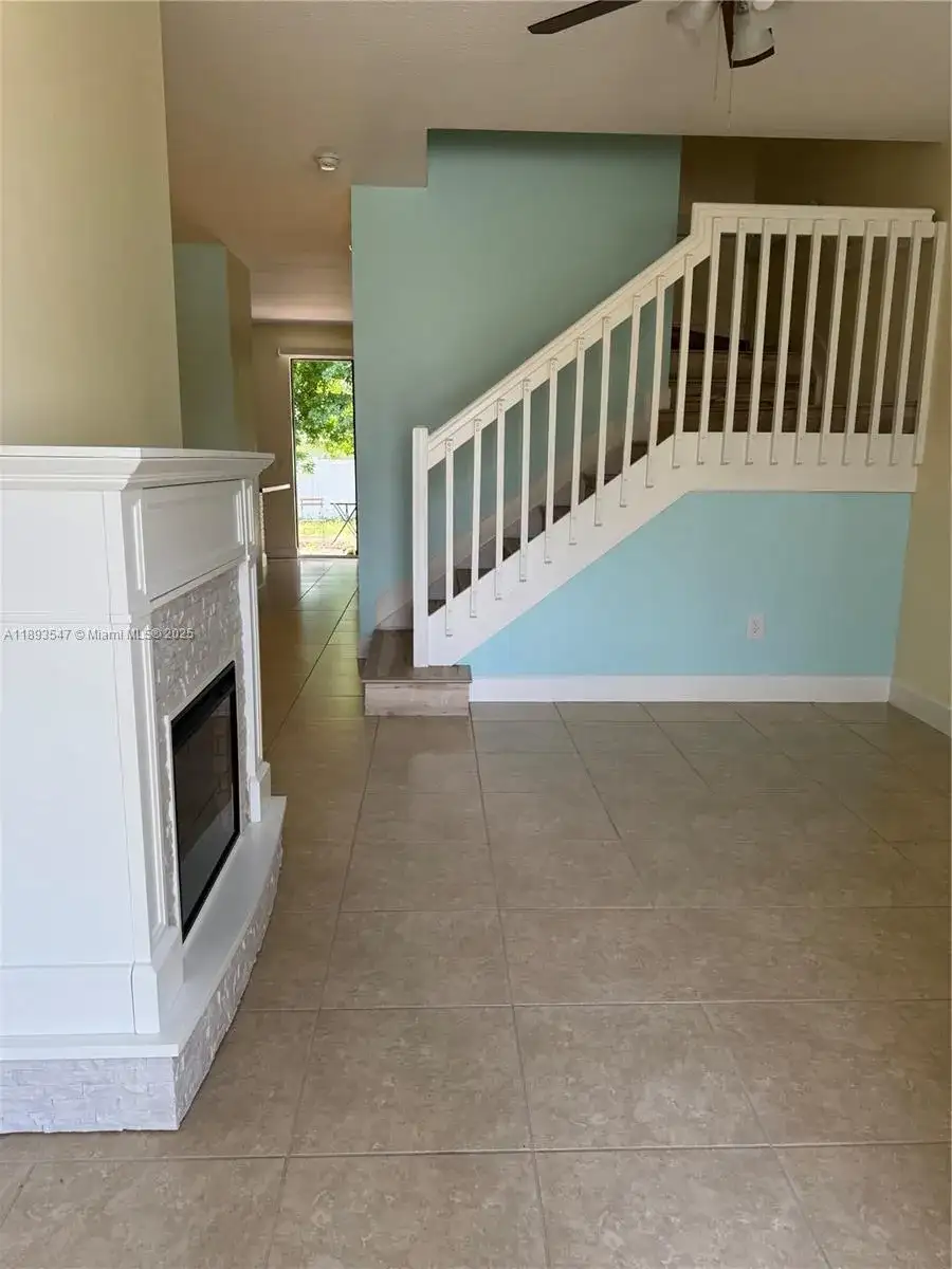 4849 NW 57th Ct, Tamarac FL 33319 photo 3