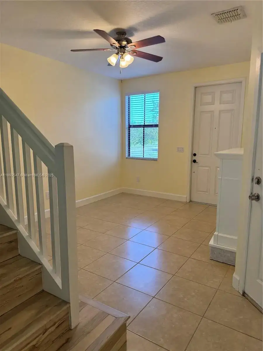 4849 NW 57th Ct, Tamarac FL 33319 photo 4