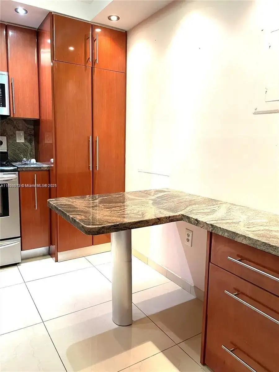 210 174th St # 1103, Sunny Isles Beach FL 33160 photo 4