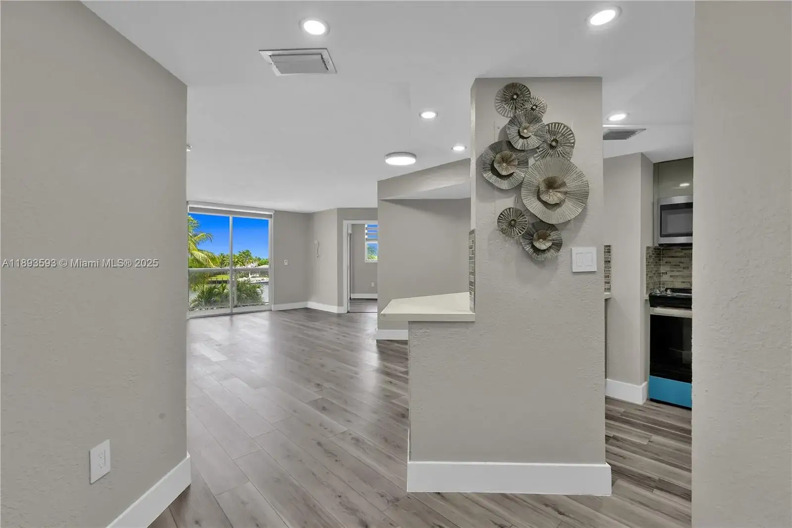 2 bedroom 2 bath Residential for sale at 5880 Collins Ave # 403, Miami Beach FL 33140