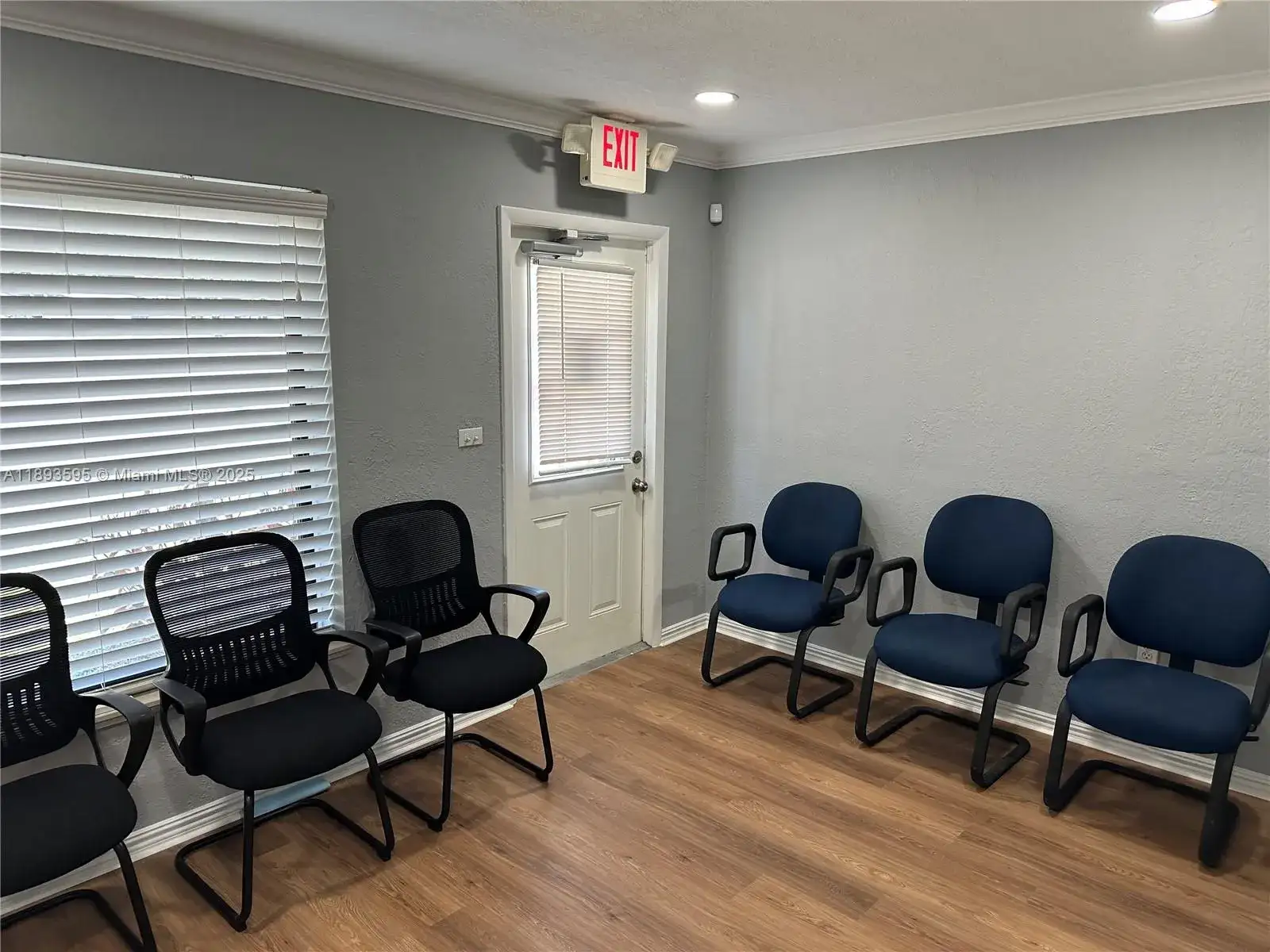 7070 Taft St, Hollywood FL 33024 photo 2
