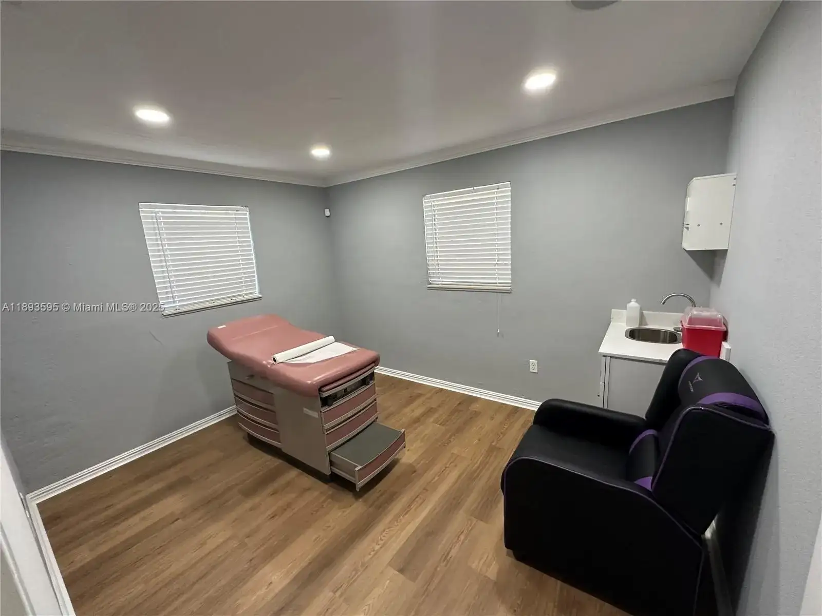 7070 Taft St, Hollywood FL 33024 photo 4
