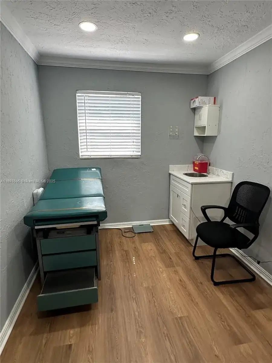 7070 Taft St, Hollywood FL 33024 photo 5