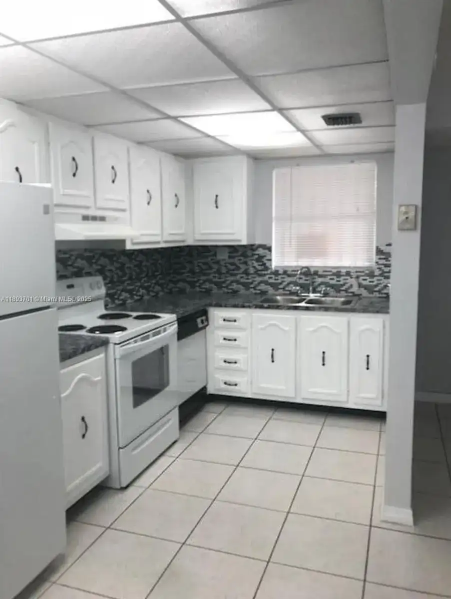 210 NW 87th Ave # L220, Miami FL 33172 photo 3