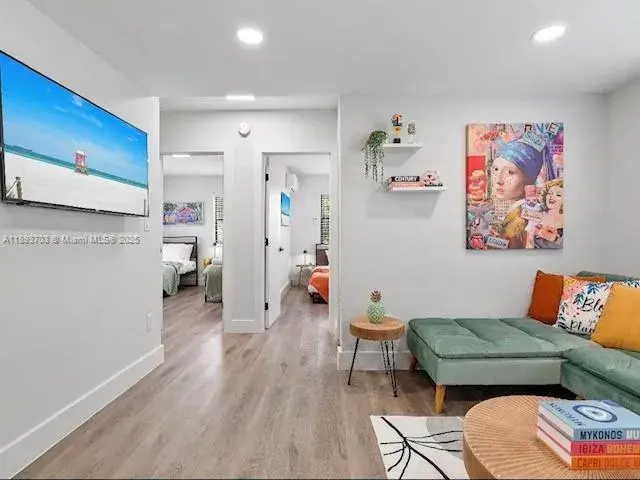 584 NW 30th St, Miami FL 33127