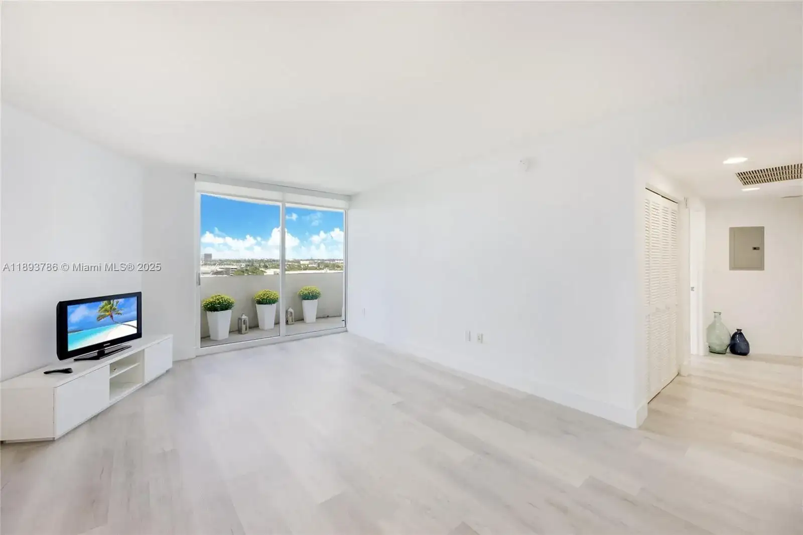 19501 W Country Club Dr # 1111, Aventura FL 33180 photo 3