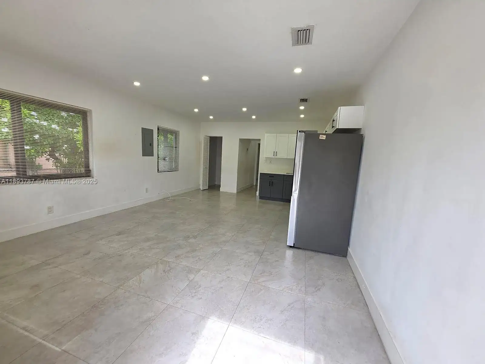 1102 NW 103rd Street, Miami FL 33150 photo 4