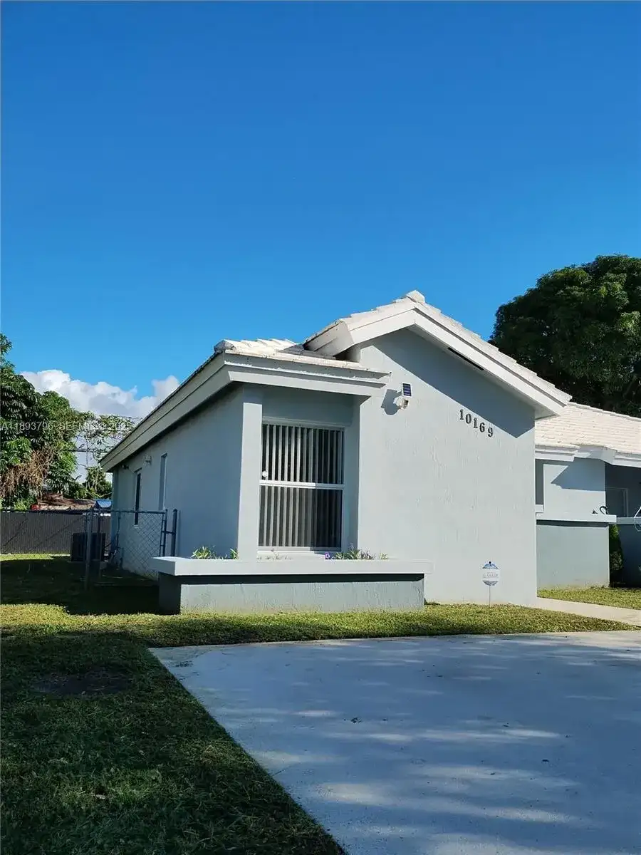 10169 SW 171st St, Miami FL 33157 photo 2