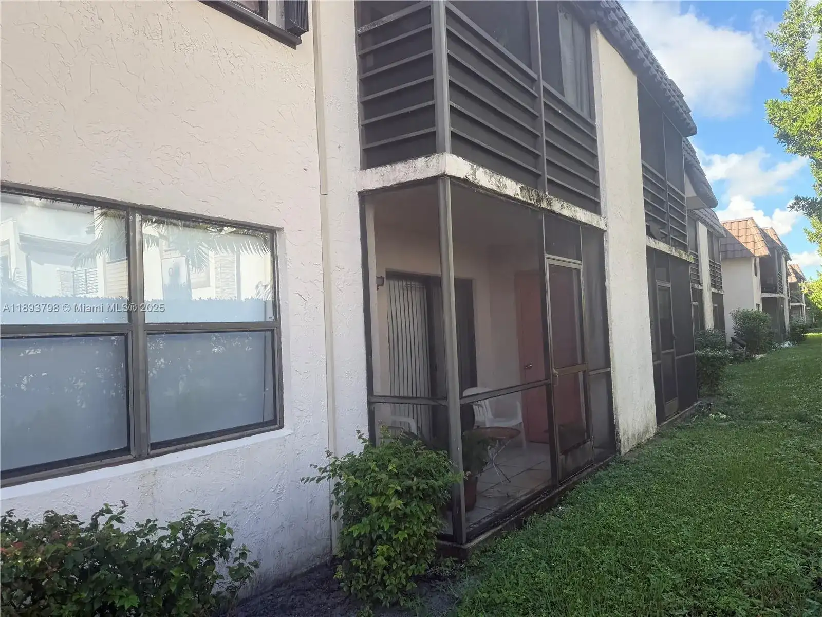 831 NE 207th Ln # 106, Miami FL 33179 photo 2