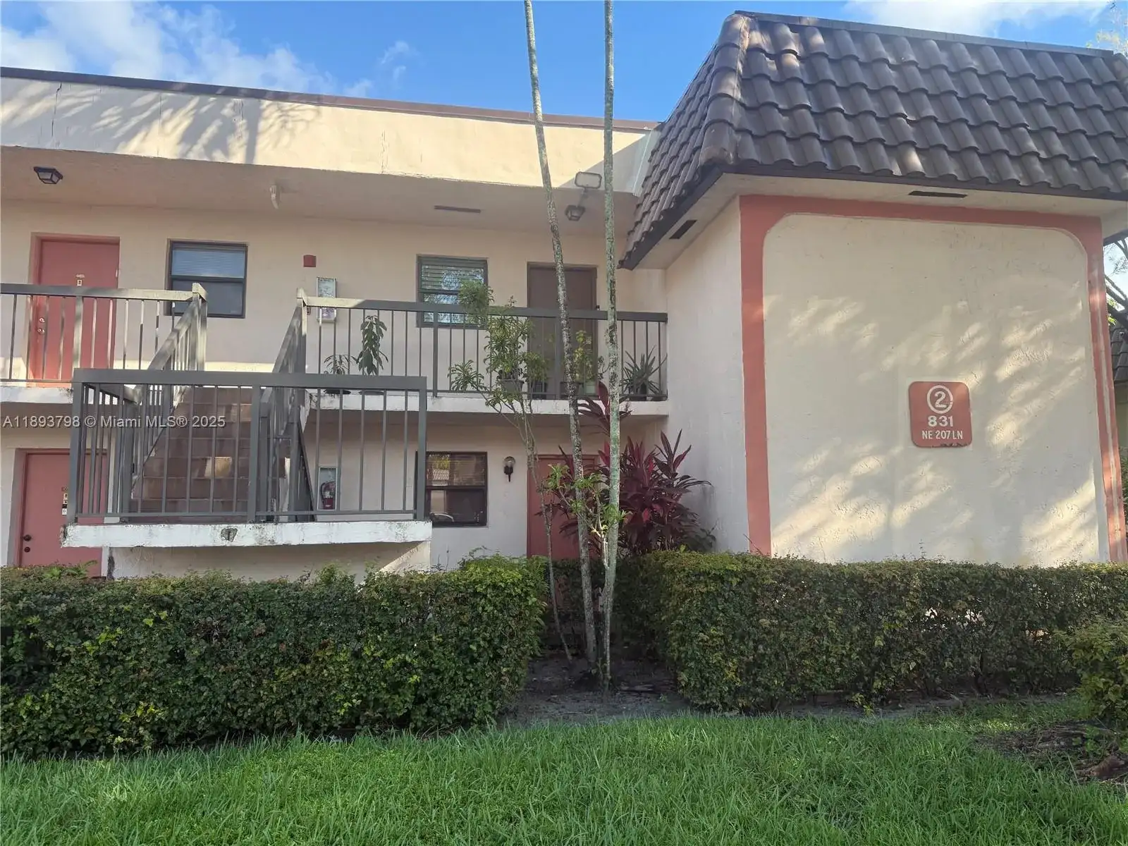831 NE 207th Ln # 106, Miami FL 33179 photo 3