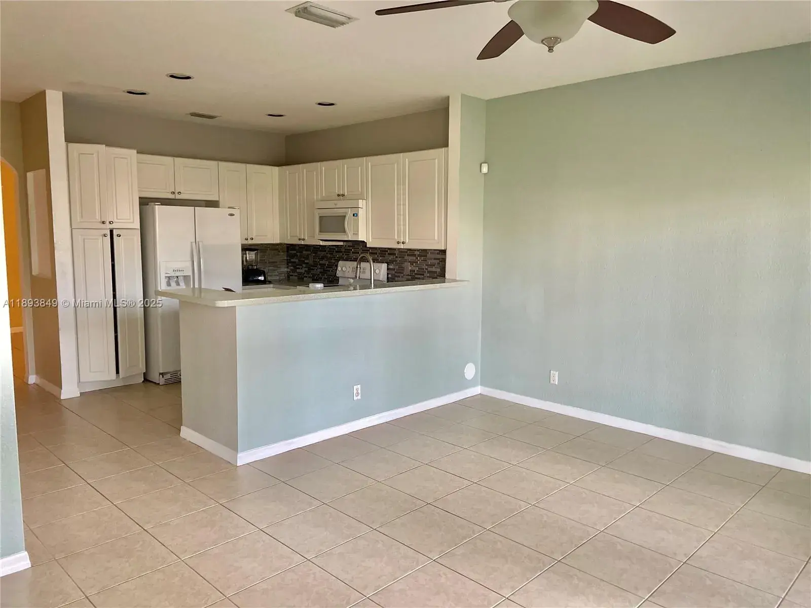 2904 NW 33rd Ter, Lauderdale Lakes FL 33311