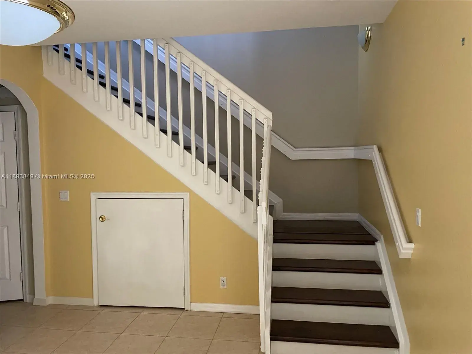 2904 NW 33rd Ter, Lauderdale Lakes FL 33311
