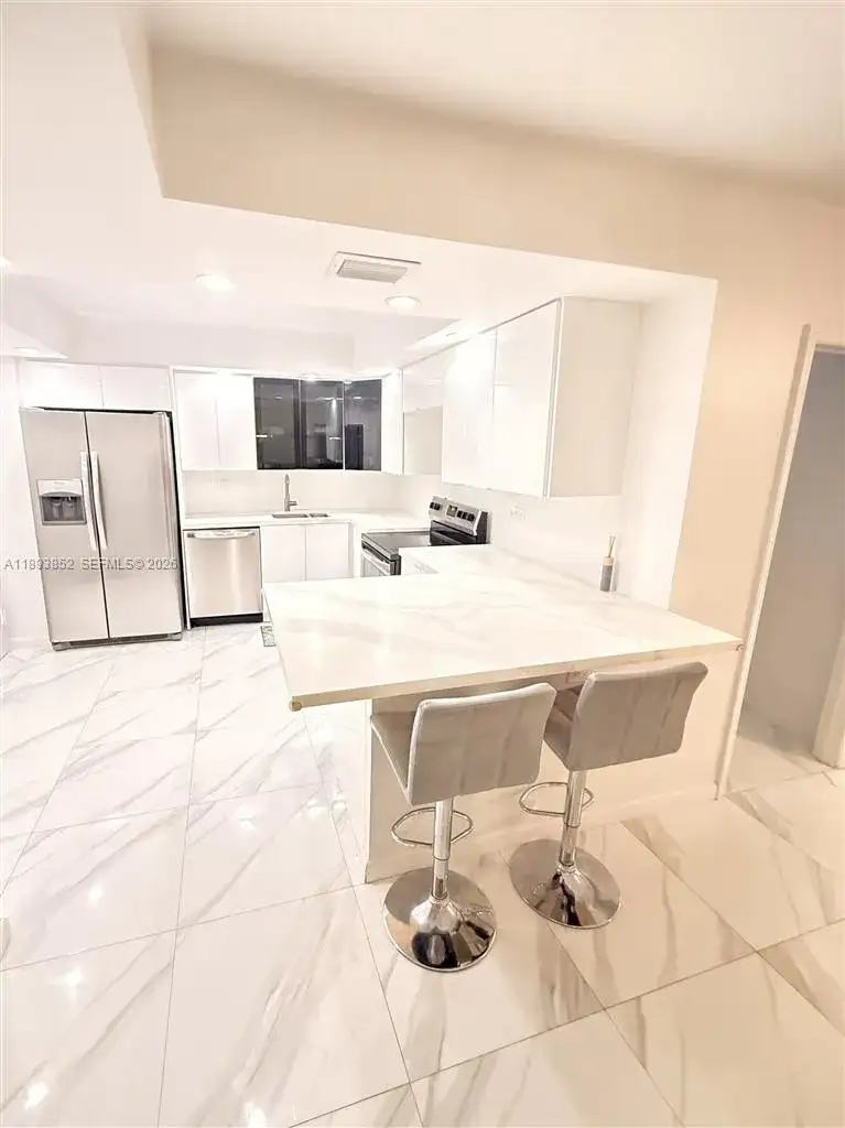 251 174th St # 611, Sunny Isles Beach FL 33160 photo 4
