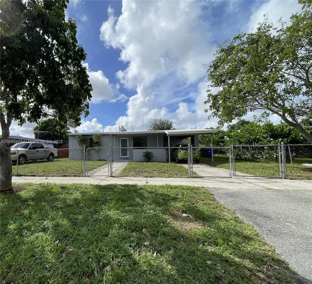 1854 Lauderdale Manor Dr, Fort Lauderdale FL 33311