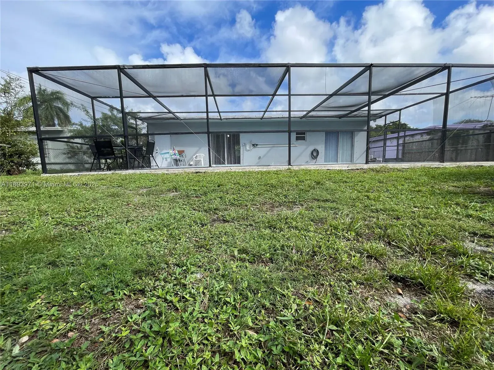 1854 Lauderdale Manor Dr, Fort Lauderdale FL 33311